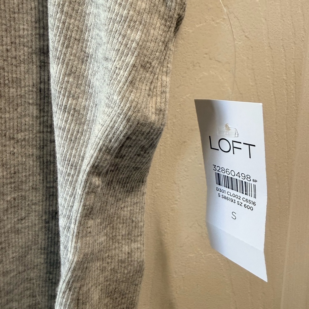 LOFT Ribbed Racerback Tank Gray Size Small NWT - Picture 4 of 4